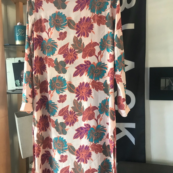 Cute floral Kimono - Picture 4 of 4